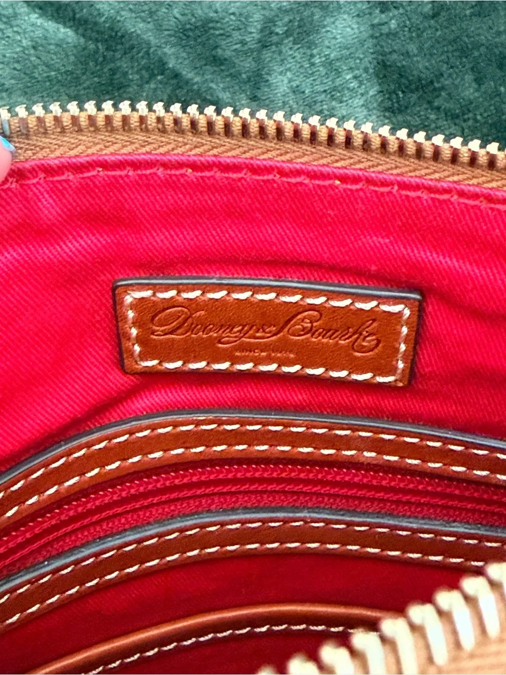 ✨Dooney & Bourke Pebble Grain North South Janine Crossbody EUC ✨